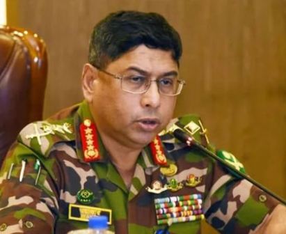 রোহিঙ্গারা পরিবেশ ধ্বংস, মাদক চোরাচালানসহ নানা অপকর্মে জড়িত: সেনাপ্রধান