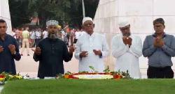 জিয়াউর রহমান ও খালেদা জিয়ার সমাধিতে শ্রদ্ধা জানালেন নতুন রাষ্ট্রপতি