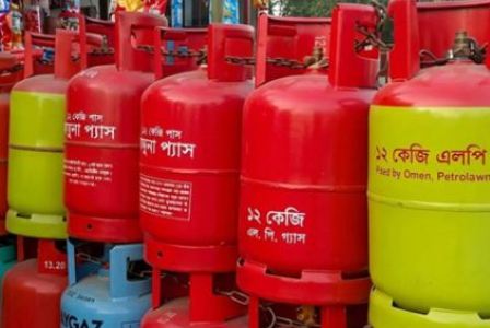 সরকারের বেঁধে দেওয়া দামে মিলছে না এলপিজি, ডিসিদেরকে মাঠে নামার নির্দেশ