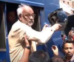আমি আওয়ামী লীগার না’ বলে পুলিশকে শাসালেন জামায়াত নেতা আখতারুজ্জামান